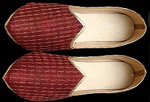 Mughal_footwear_2